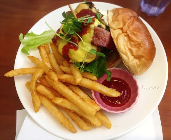 福森咖啡 墨西哥辣味牛肉堡