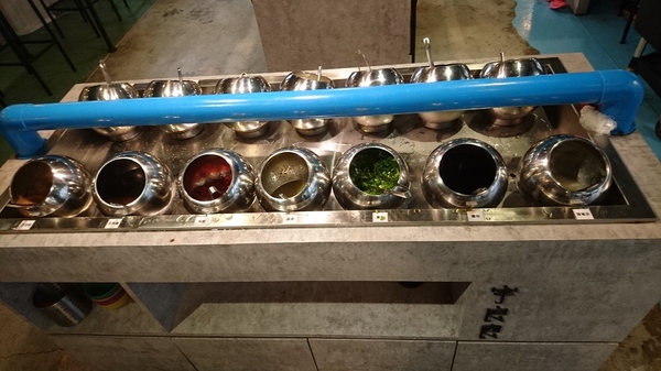 宇良食鍋物 ( 國安店 ):台中西屯區~宇良食健康鍋物~鑄鐵火鍋新吃法~冬天揪是要吃鍋~