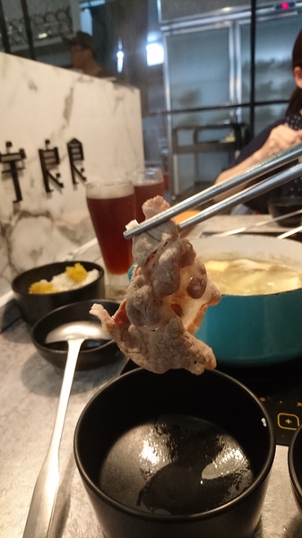 宇良食鍋物 ( 國安店 ):台中西屯區~宇良食健康鍋物~鑄鐵火鍋新吃法~冬天揪是要吃鍋~