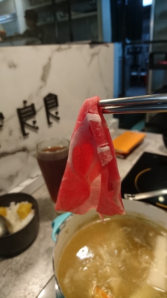 宇良食鍋物 ( 國安店 ):台中西屯區~宇良食健康鍋物~鑄鐵火鍋新吃法~冬天揪是要吃鍋~