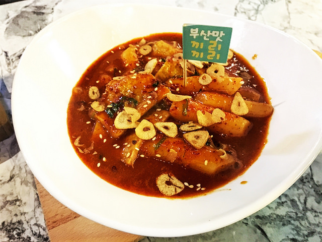 [Food2Taipei] GiLiGiLi 끼리끼리 釜山餐酒館-下班相聚的放鬆時刻 天津街道地韓式餐酒館 (捷運台北車站&善導寺站)