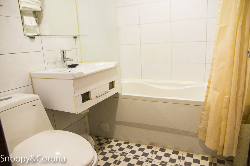 【雲林住宿】斗六火車站住宿推薦／緻麗伯爵酒店～入住親子房輕鬆度假，頂樓露天酒吧賞夜景私房景點