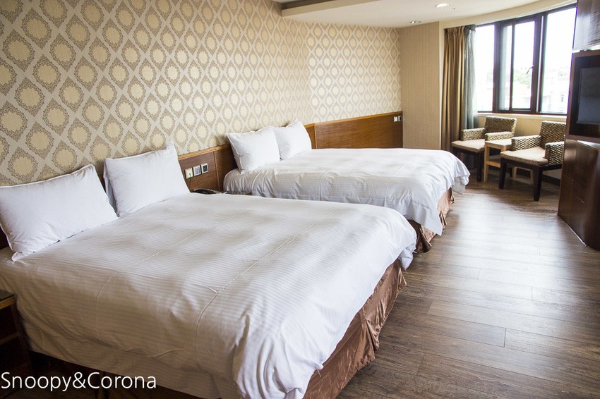 【雲林住宿】斗六火車站住宿推薦／緻麗伯爵酒店～入住親子房輕鬆度假，頂樓露天酒吧賞夜景私房景點