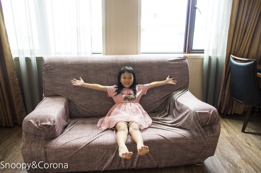 【雲林住宿】斗六火車站住宿推薦／緻麗伯爵酒店～入住親子房輕鬆度假，頂樓露天酒吧賞夜景私房景點