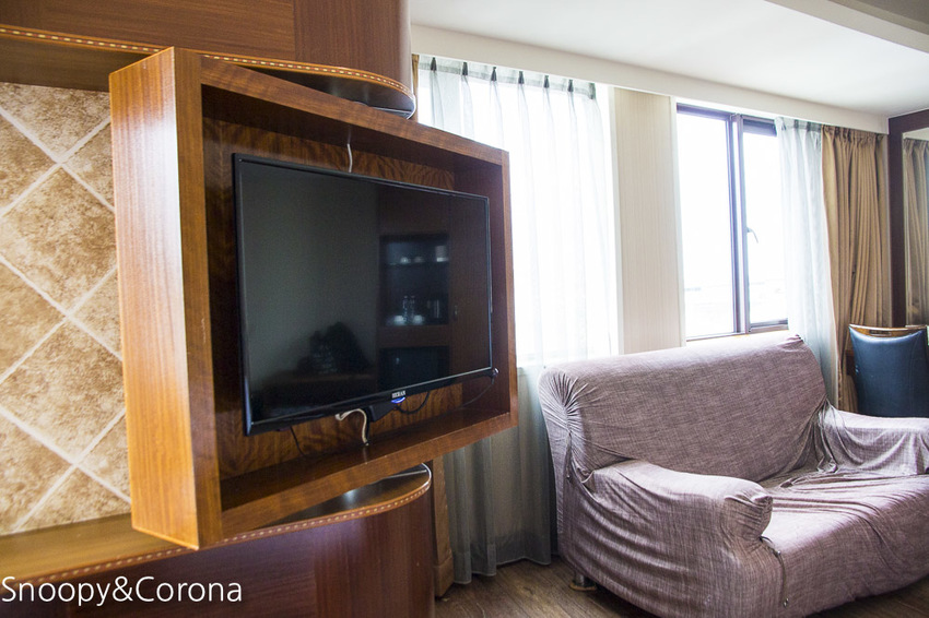 【雲林住宿】斗六火車站住宿推薦／緻麗伯爵酒店～入住親子房輕鬆度假，頂樓露天酒吧賞夜景私房景點