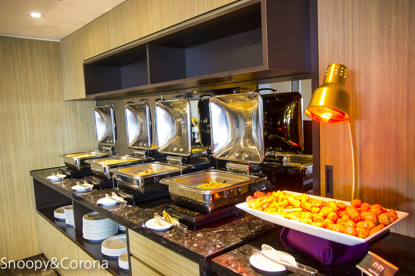 【雲林住宿】斗六火車站住宿推薦／緻麗伯爵酒店～入住親子房輕鬆度假，頂樓露天酒吧賞夜景私房景點