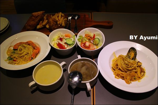 義米蘭Pizza&Pasta(沙鹿店)：『愛評體驗團』❤手做現烤披薩&炸物吃到飽❤義米蘭Pizza&Pasta / 沙鹿店