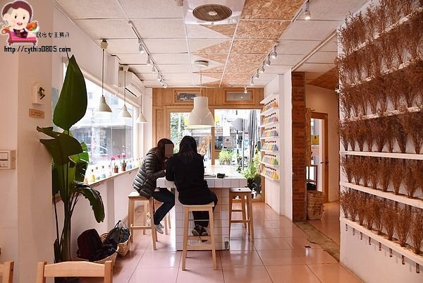 桃園區美食-長腿實驗室-抹茶融岩蛋糕太誘人,IG超熱門打卡點再度塞爆 @民宿女王芽月-美食.旅遊.全台趴趴走