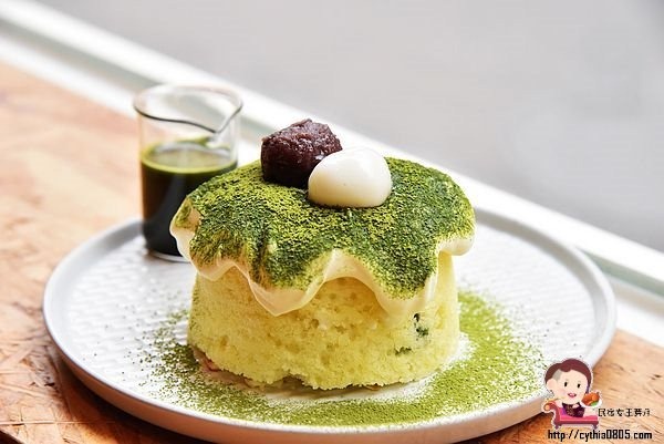 桃園區美食-長腿實驗室-抹茶融岩蛋糕太誘人,IG超熱門打卡點再度塞爆 @民宿女王芽月-美食.旅遊.全台趴趴走