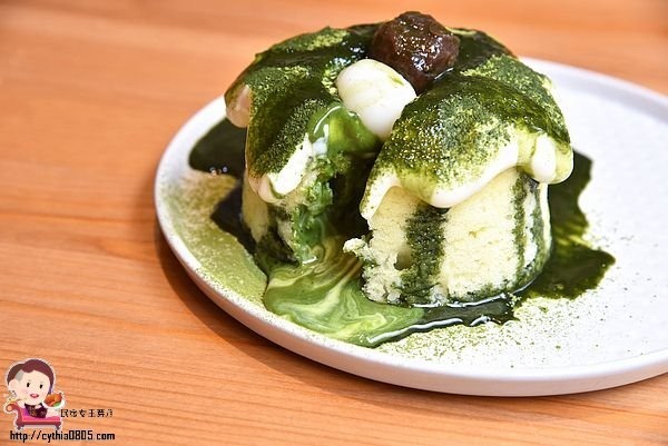 桃園區美食-長腿實驗室-抹茶融岩蛋糕太誘人,IG超熱門打卡點再度塞爆 @民宿女王芽月-美食.旅遊.全台趴趴走