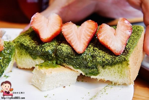 桃園區美食-長腿實驗室-抹茶融岩蛋糕太誘人,IG超熱門打卡點再度塞爆 @民宿女王芽月-美食.旅遊.全台趴趴走