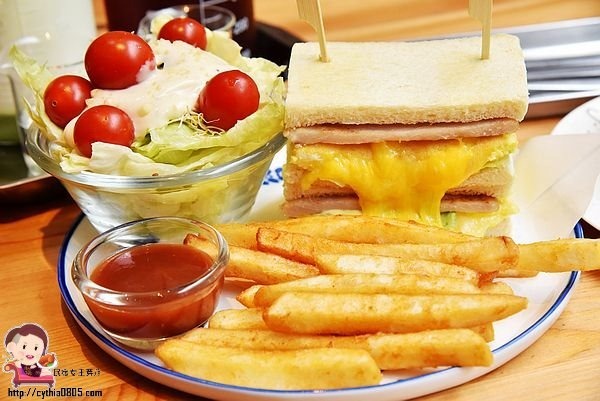 桃園區美食-長腿實驗室-抹茶融岩蛋糕太誘人,IG超熱門打卡點再度塞爆 @民宿女王芽月-美食.旅遊.全台趴趴走