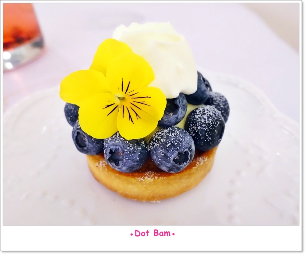 雨菓西餐 花季藍莓塔.JPG