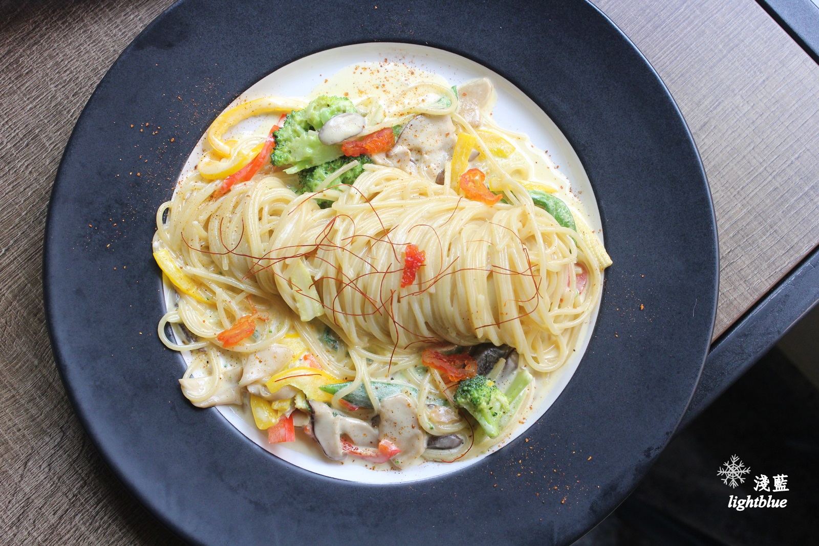 桃園龜山美食：淺藍 × 37cafe～幽靜巷弄的高cp值義大利麵燉飯，還有六種口味手作乳酪球