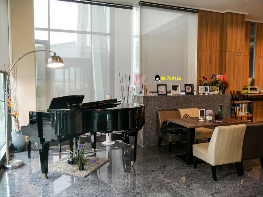 桃園龜山美食》37 Cafe●隱身巷弄內挑高透明玻璃屋咖啡廳 桃園市民/當月壽星9折優惠 招牌綜合乳酪球 桃園美食/桃園餐廳 - 軟西，遊記