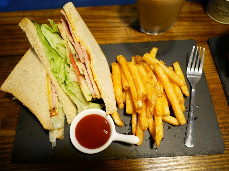 【板橋府中美食】Lins Burger林斯漢堡美式餐廳-美式漢堡