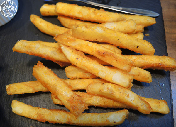 林斯漢堡美式餐廳 Lin's Burger：呷飽祙【新北板橋･林斯漢堡 Lin’s Burger】近捷運府中站漢堡專賣店