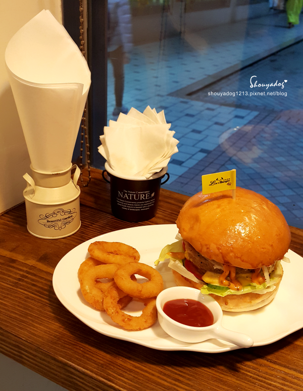 林斯漢堡美式餐廳 Lin's Burger:【美式漢堡】板橋府中美食 Lin's Burger 林斯漢堡美式餐廳