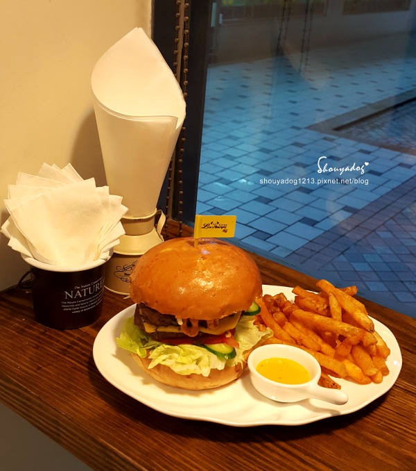 林斯漢堡美式餐廳 Lin's Burger:【美式漢堡】板橋府中美食 Lin's Burger 林斯漢堡美式餐廳