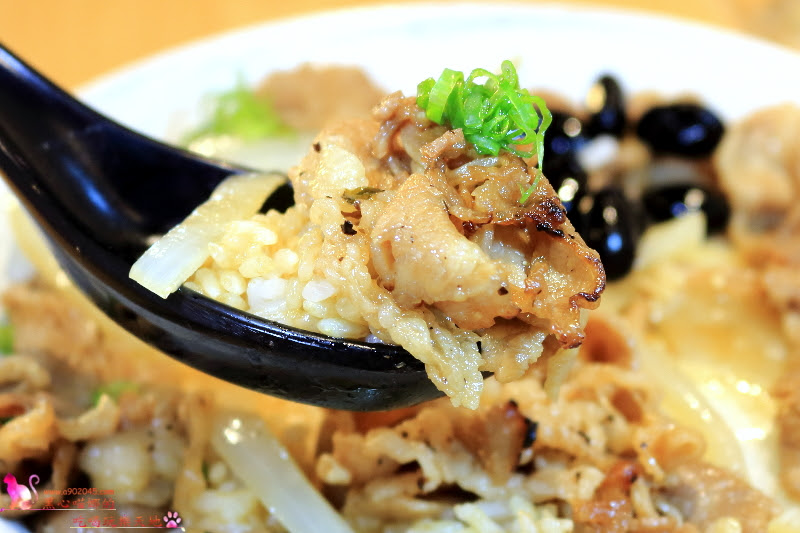 高雄前鎮區︱醞 燒肉丼飯屋　打卡送飲料！簡約和風丼飯，這樣吃超滿足！