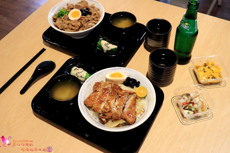 高雄前鎮區︱醞 燒肉丼飯屋　打卡送飲料！簡約和風丼飯，這樣吃超滿足！