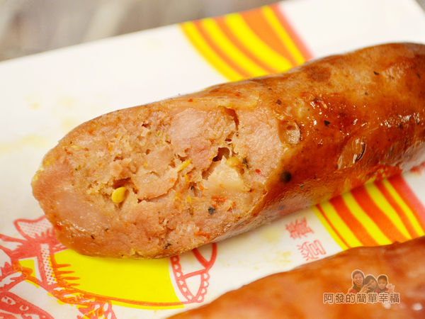 陳記紅牌黑豬肉香腸22-麻辣香腸剖面