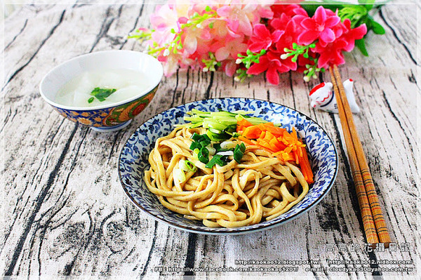 麵條先生:【宅配】麵條先生乾拌麵《臺南關廟麵。純手工。太陽烤的麵》 麵條先生:【宅配】麵條先生乾拌麵《臺南關廟麵。純手工。太陽烤的麵》