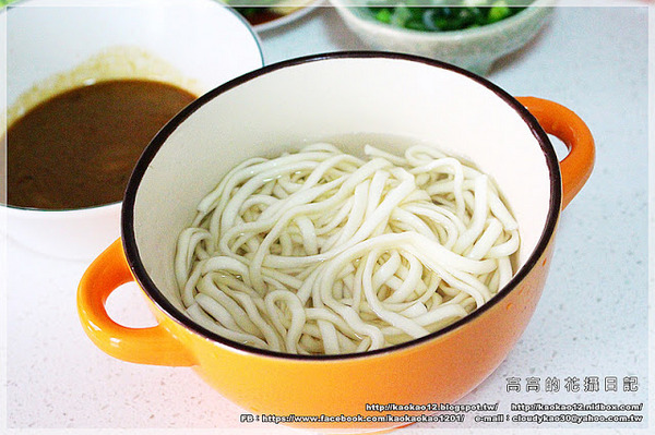 麵條先生:【宅配】麵條先生乾拌麵《臺南關廟麵。純手工。太陽烤的麵》 麵條先生:【宅配】麵條先生乾拌麵《臺南關廟麵。純手工。太陽烤的麵》