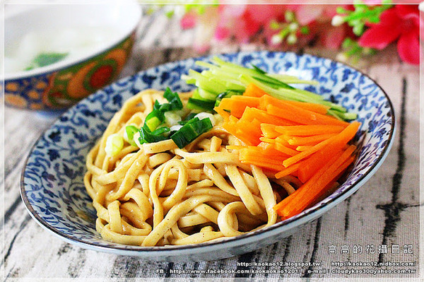 麵條先生:【宅配】麵條先生乾拌麵《臺南關廟麵。純手工。太陽烤的麵》 麵條先生:【宅配】麵條先生乾拌麵《臺南關廟麵。純手工。太陽烤的麵》