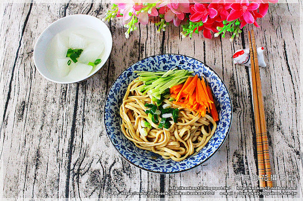 麵條先生:【宅配】麵條先生乾拌麵《臺南關廟麵。純手工。太陽烤的麵》 麵條先生:【宅配】麵條先生乾拌麵《臺南關廟麵。純手工。太陽烤的麵》