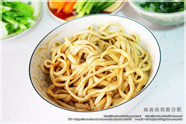 麵條先生:【宅配】麵條先生乾拌麵《臺南關廟麵。純手工。太陽烤的麵》 麵條先生:【宅配】麵條先生乾拌麵《臺南關廟麵。純手工。太陽烤的麵》