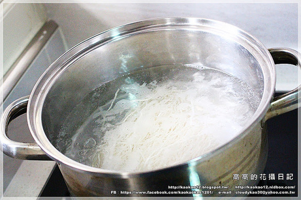 麵條先生:【宅配】麵條先生乾拌麵《臺南關廟麵。純手工。太陽烤的麵》 麵條先生:【宅配】麵條先生乾拌麵《臺南關廟麵。純手工。太陽烤的麵》