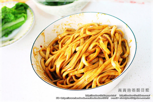 麵條先生:【宅配】麵條先生乾拌麵《臺南關廟麵。純手工。太陽烤的麵》 麵條先生:【宅配】麵條先生乾拌麵《臺南關廟麵。純手工。太陽烤的麵》