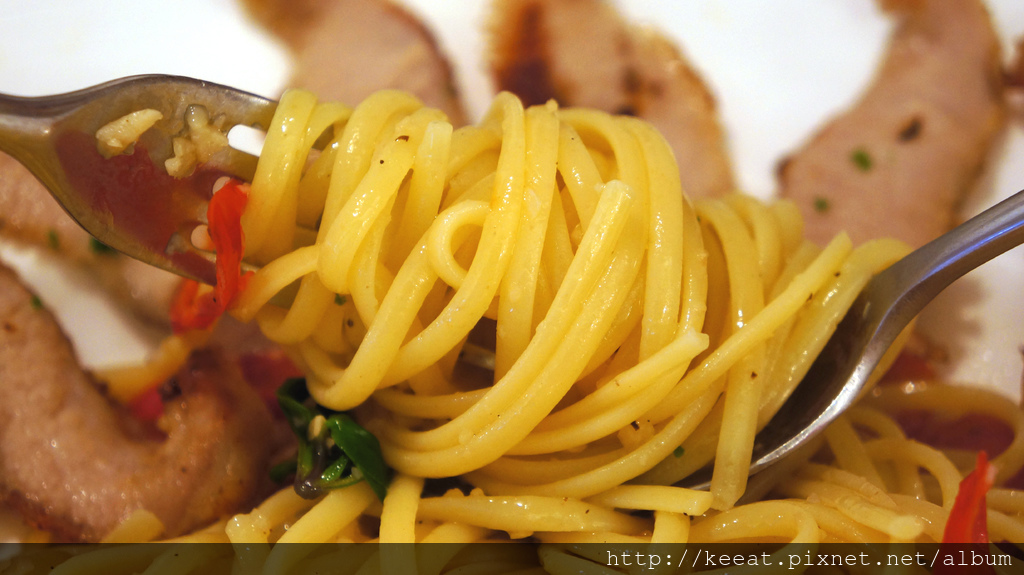 蒜味辣椒松阪豬麵