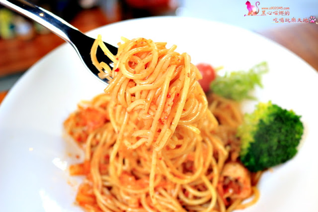 高雄前金區︱麋鹿背包飛鏢/餐酒館 高雄唯一下午兩點營業,可以親子同樂的餐酒館,閨密聚會新去處!