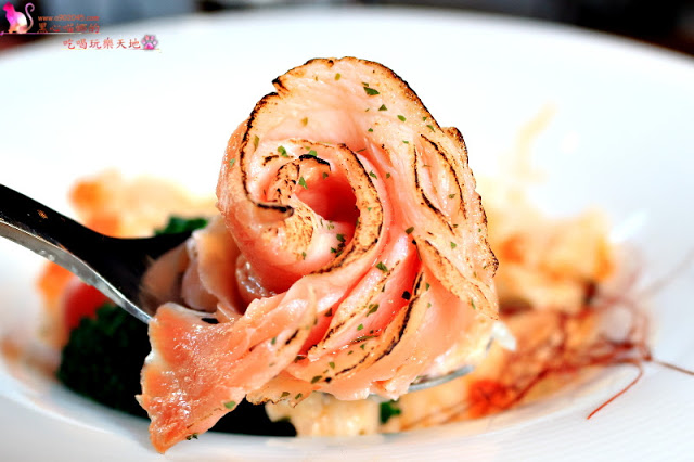 高雄前金區︱麋鹿背包飛鏢/餐酒館 高雄唯一下午兩點營業,可以親子同樂的餐酒館,閨密聚會新去處!