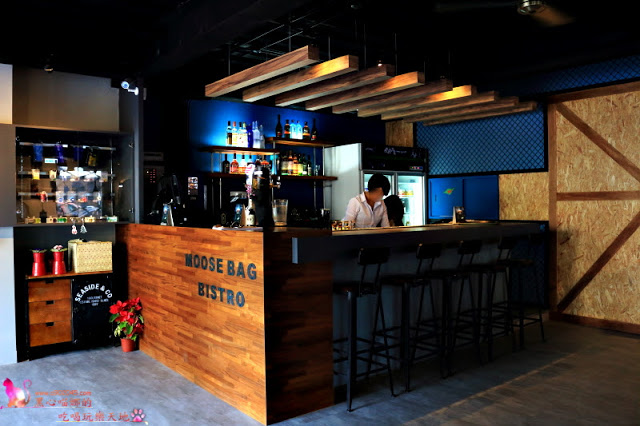 高雄前金區︱麋鹿背包飛鏢/餐酒館 高雄唯一下午兩點營業,可以親子同樂的餐酒館,閨密聚會新去處!