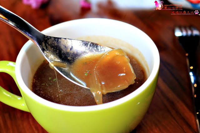 高雄前金區︱麋鹿背包飛鏢/餐酒館 高雄唯一下午兩點營業,可以親子同樂的餐酒館,閨密聚會新去處!