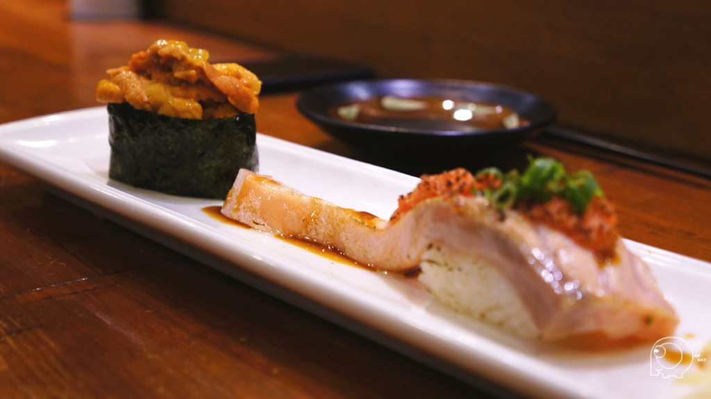 馬糞&炙燒鮭魚肚握壽司 馬糞&炙燒鮭魚肚握壽司