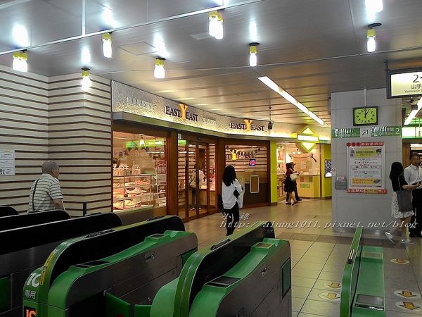 BAKERY  CAFE EAST YEAST  イーストイースト(大塚サテライト店)：JR大塚駅的小確幸      ..BAKERY  CAFE  EAST  YEAST~