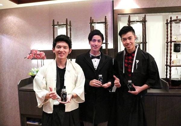 Sigrid Coffee:【台北食記】 Sigrid Coffee 咖啡(居野咖啡)/超顏質店長日本藝人石原唯斗/冰滴咖啡/日本小鮮肉地親切的服務超優