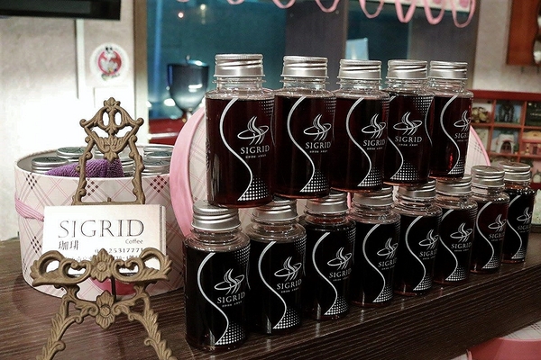 Sigrid Coffee:【台北食記】 Sigrid Coffee 咖啡(居野咖啡)/超顏質店長日本藝人石原唯斗/冰滴咖啡/日本小鮮肉地親切的服務超優