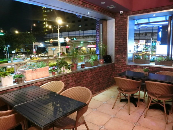 sigrid咖啡:【中山區日系頂級尊榮的浪漫咖啡廳推薦】SIGRID COFFEE一生必來一次、約會必勝~享用貴婦下午茶及頂級莊園咖啡真是人生一大樂事!噹噹媽和好閨蜜Chloe超推薦~