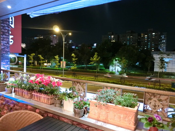 sigrid咖啡:【中山區日系頂級尊榮的浪漫咖啡廳推薦】SIGRID COFFEE一生必來一次、約會必勝~享用貴婦下午茶及頂級莊園咖啡真是人生一大樂事!噹噹媽和好閨蜜Chloe超推薦~