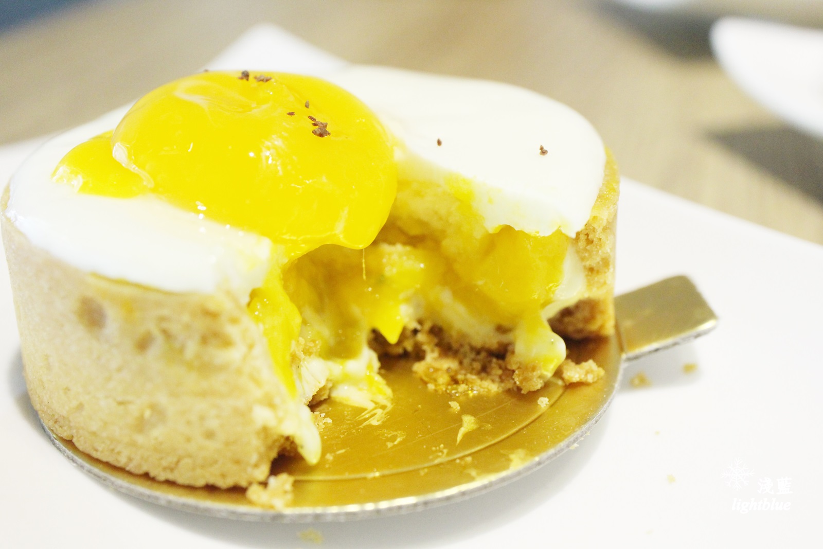 [ 忠孝復興站美食 ] 淺藍 × 1789 Café by Cyrille Courant忠孝店～超可愛雞蛋塔、限量爆漿櫻桃可頌