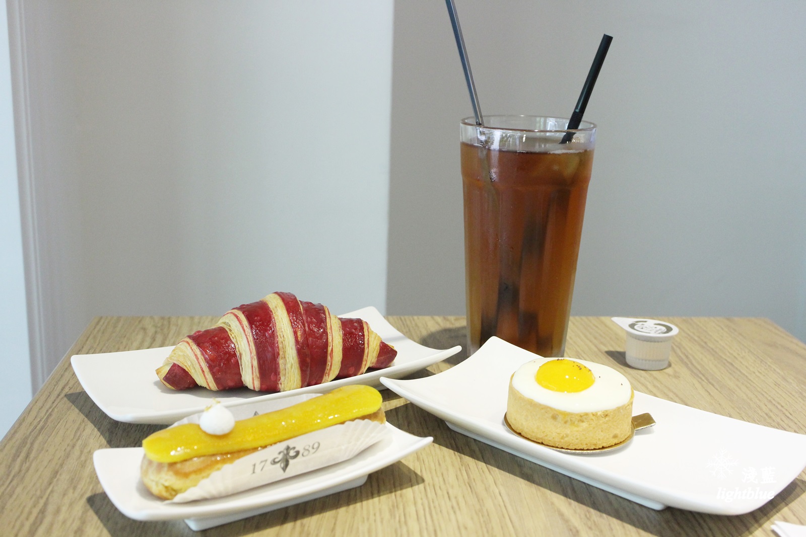 [ 忠孝復興站美食 ] 淺藍 × 1789 Café by Cyrille Courant忠孝店～超可愛雞蛋塔、限量爆漿櫻桃可頌