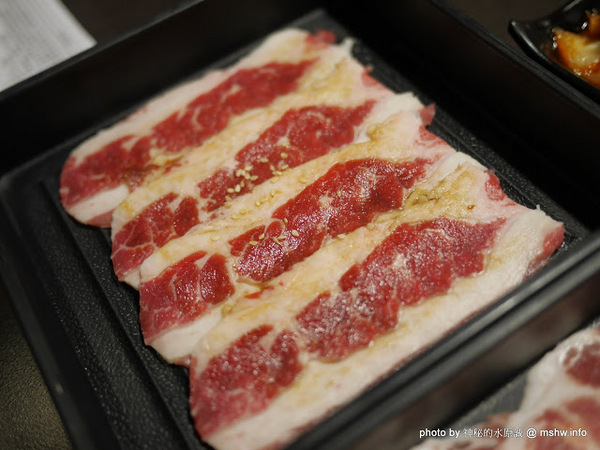 燒肉眾 精緻炭火燒肉(台中文心店):【食記】台中燒肉眾 精緻炭火燒肉/台中文心店@南屯家樂福-捷運MRT溝仔墘 : 價格輕鬆選,精緻路線的和牛燒肉吃到飽