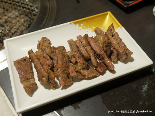 燒肉眾 精緻炭火燒肉(台中文心店):【食記】台中燒肉眾 精緻炭火燒肉/台中文心店@南屯家樂福-捷運MRT溝仔墘 : 價格輕鬆選,精緻路線的和牛燒肉吃到飽