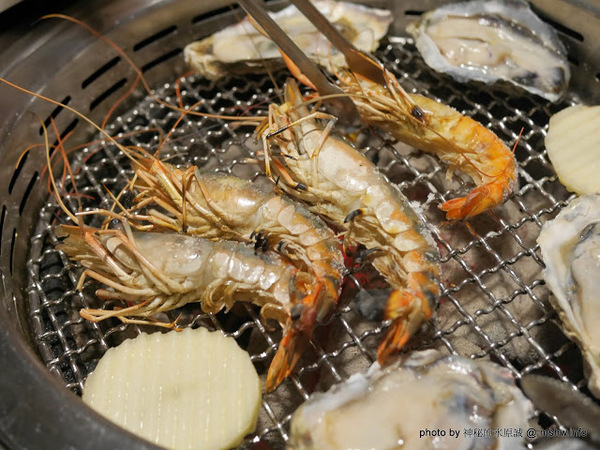 燒肉眾 精緻炭火燒肉(台中文心店):【食記】台中燒肉眾 精緻炭火燒肉/台中文心店@南屯家樂福-捷運MRT溝仔墘 : 價格輕鬆選,精緻路線的和牛燒肉吃到飽