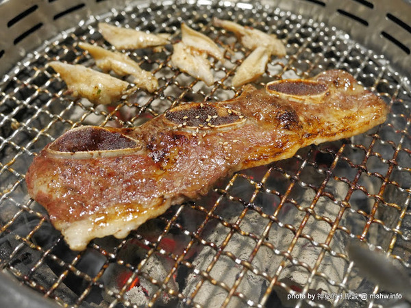 燒肉眾 精緻炭火燒肉(台中文心店):【食記】台中燒肉眾 精緻炭火燒肉/台中文心店@南屯家樂福-捷運MRT溝仔墘 : 價格輕鬆選,精緻路線的和牛燒肉吃到飽